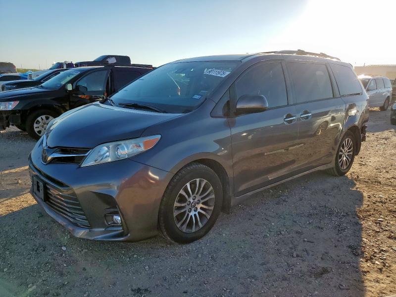 TOYOTA SIENNA XLE