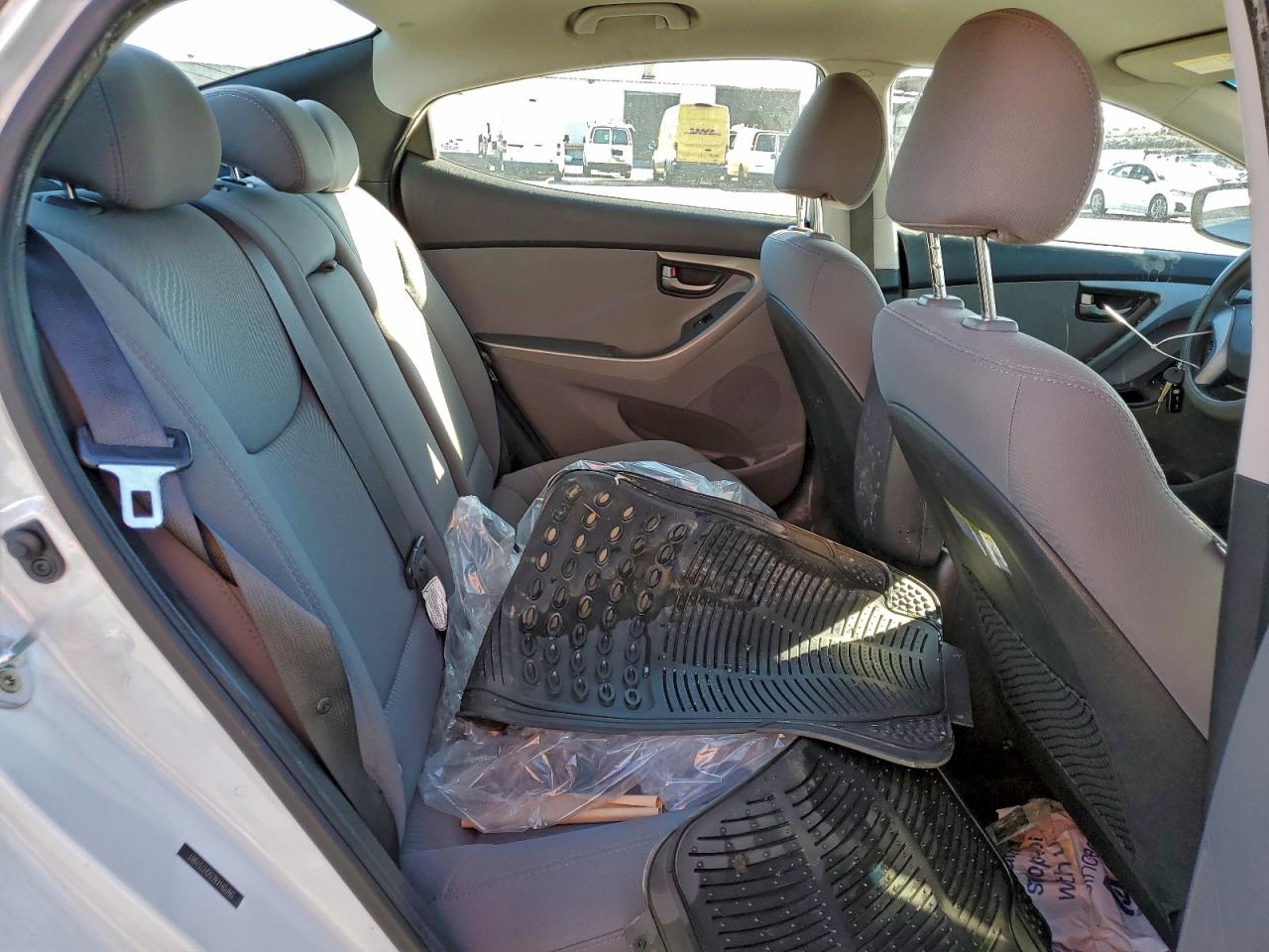 Lot #3302930617 2016 HYUNDAI ELANTRA SE