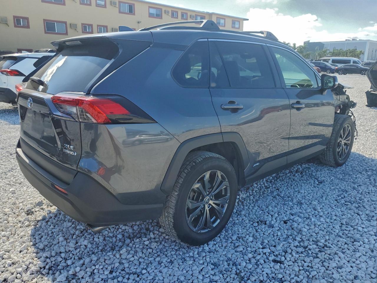 TOYOTA RAV4 XLE PREMIUM