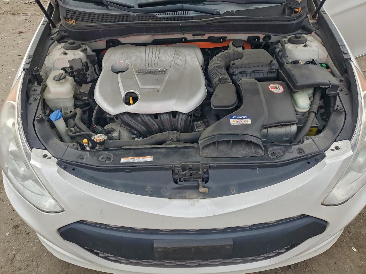 HYUNDAI SONATA HYBRID