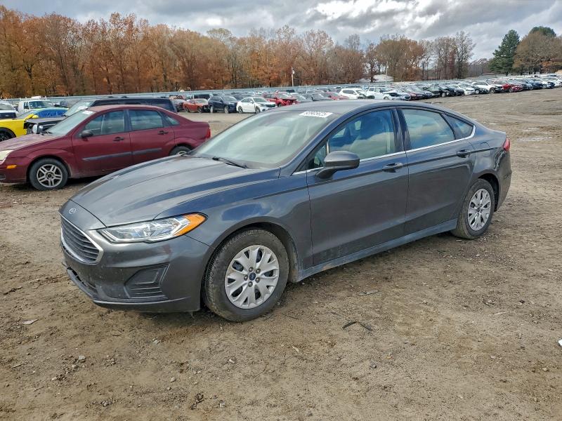 Global Auto Auctions: 2020 FORD FUSION S