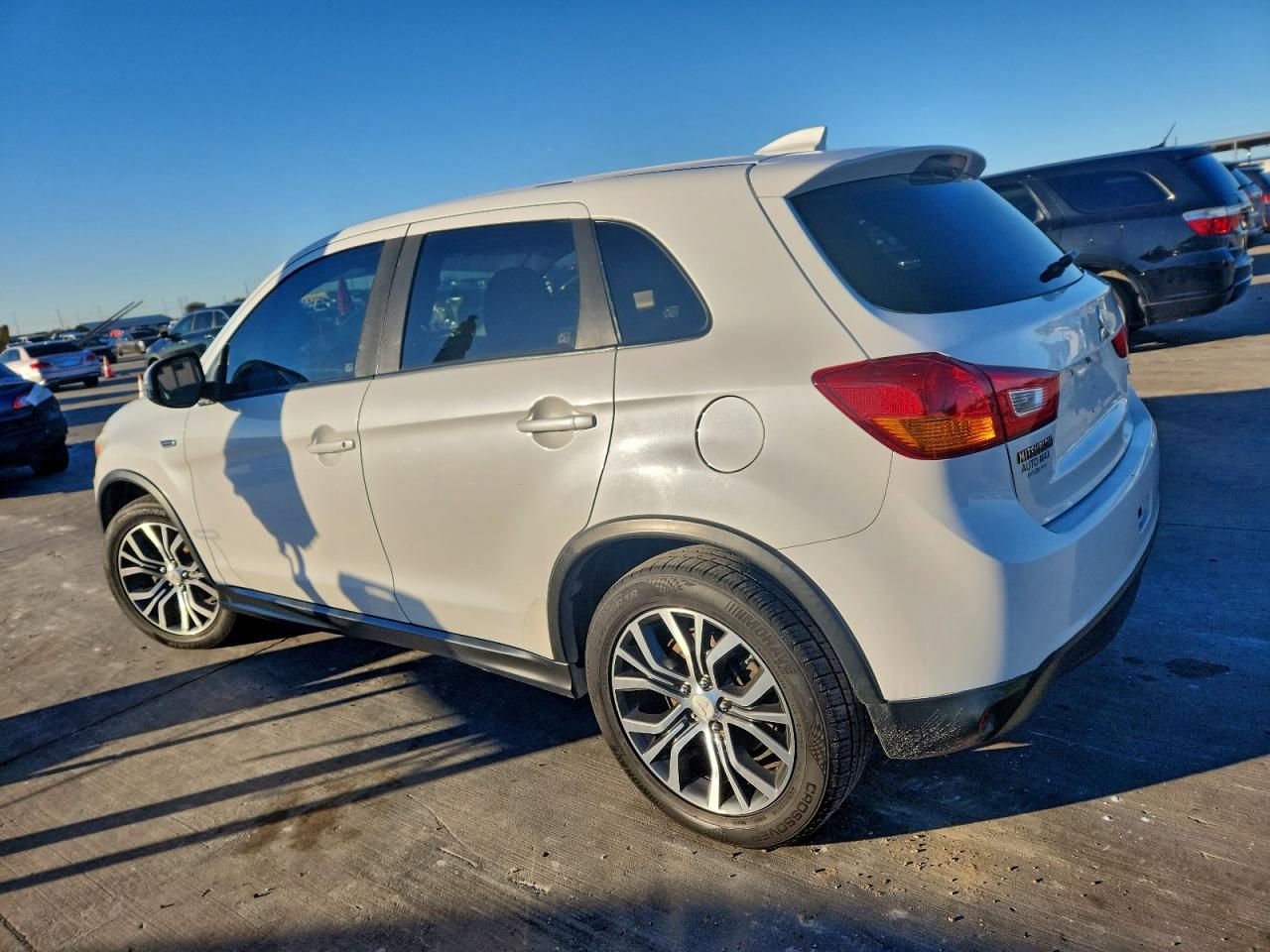 MITSUBISHI OUTLANDER ES