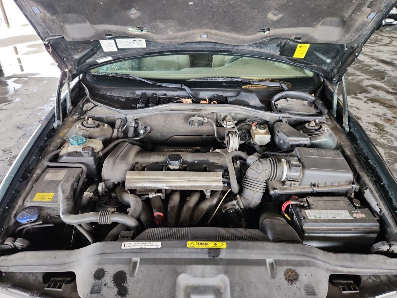 Lot #3298133139 2000 VOLVO V70 BASE