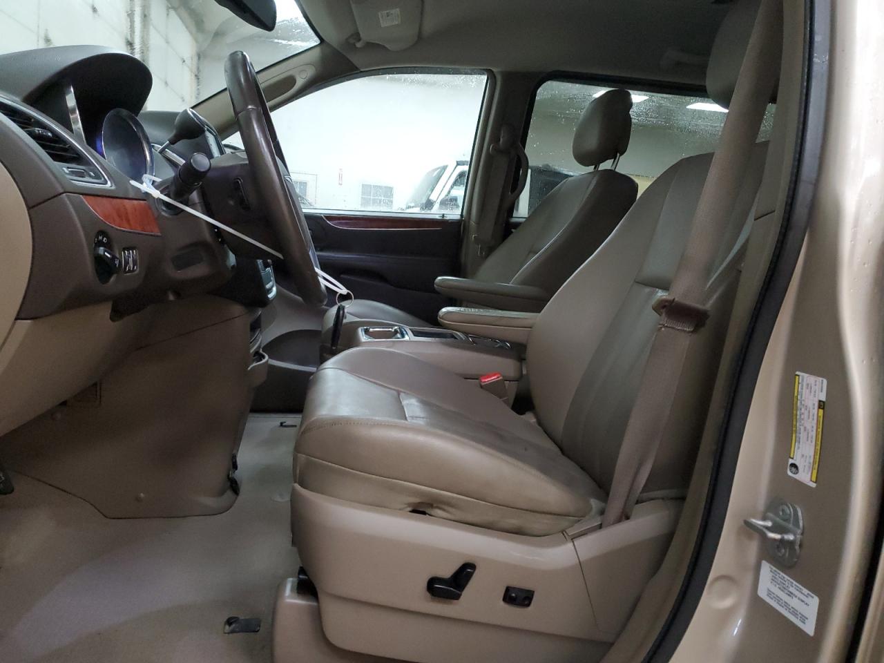 CHRYSLER TOWN & COUNTRY TOURING