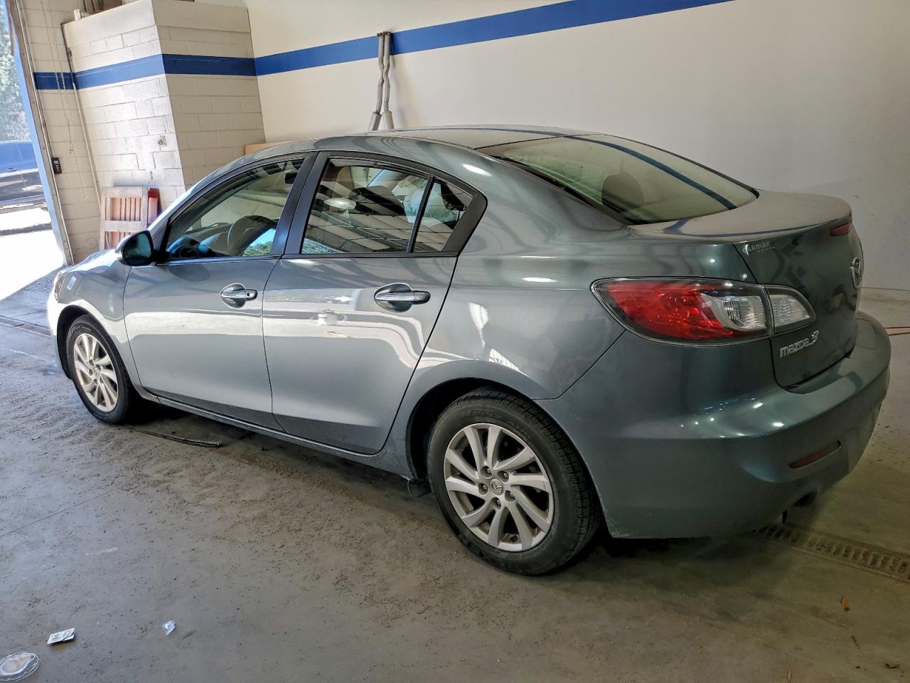 MAZDA 3 I