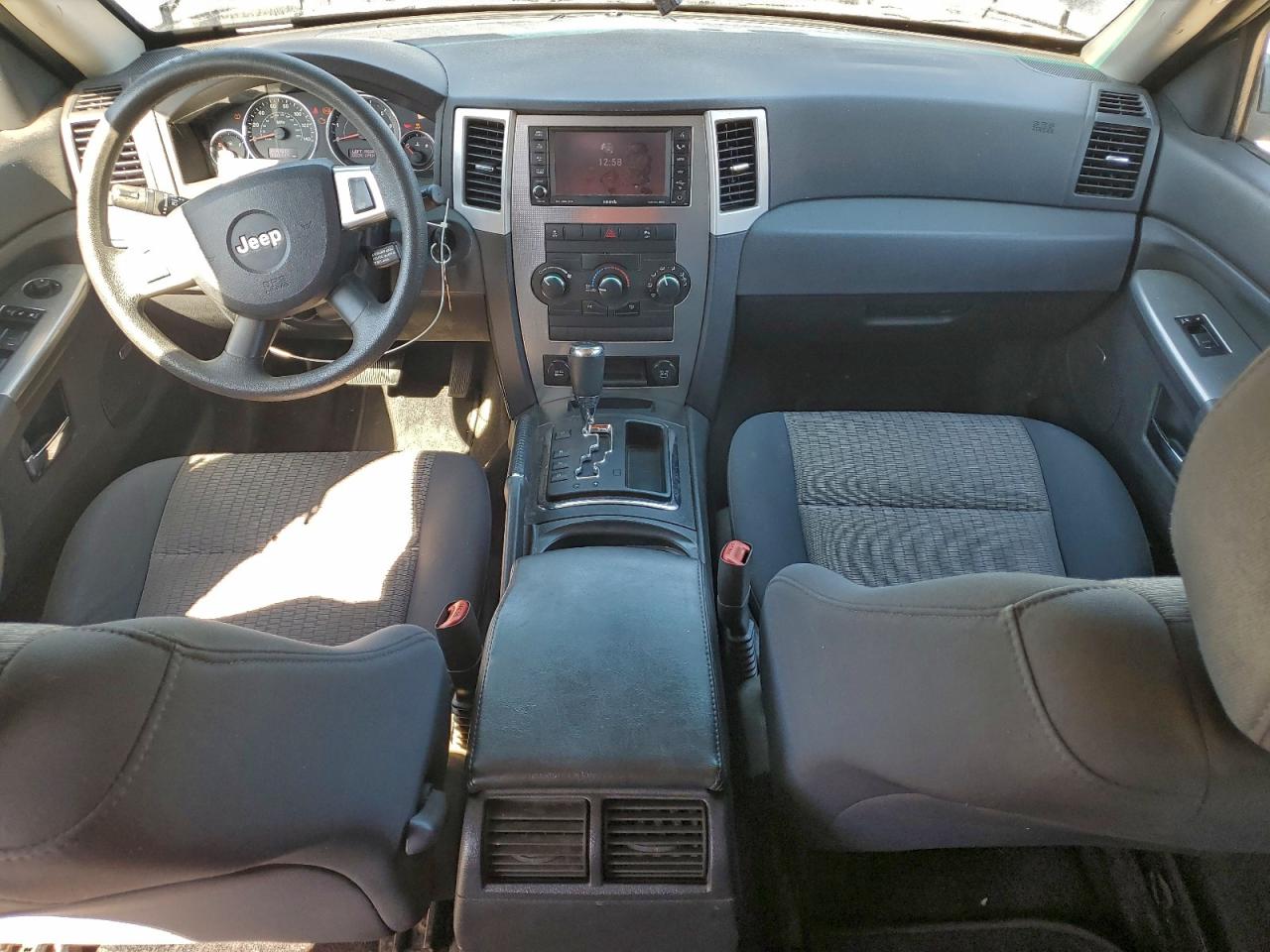 JEEP GRAND CHEROKEE LAREDO