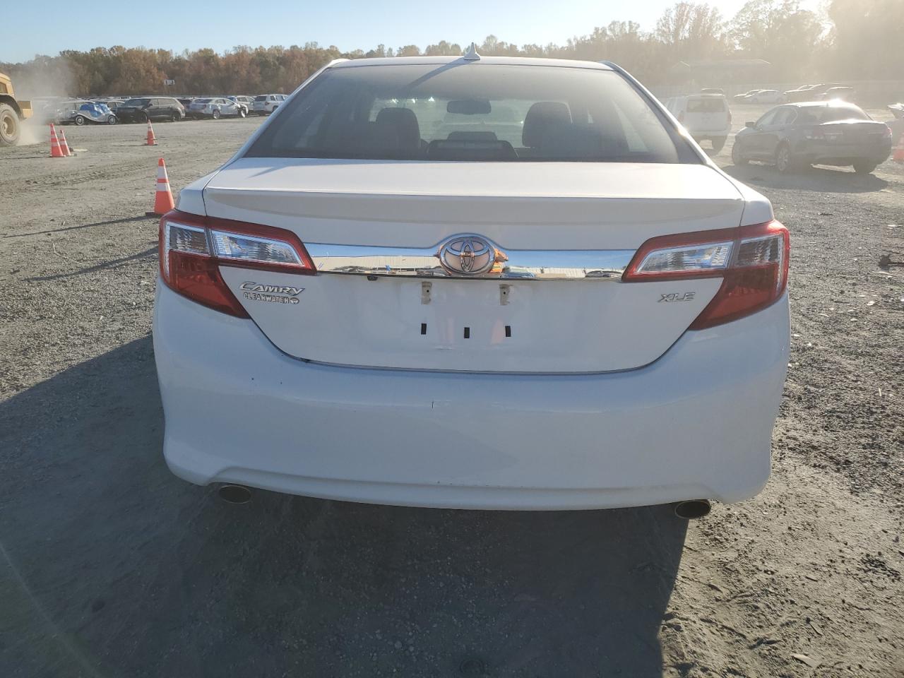 TOYOTA CAMRY SE