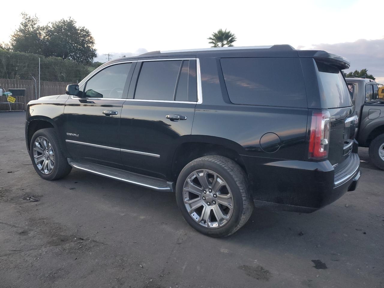 GMC YUKON DENALI