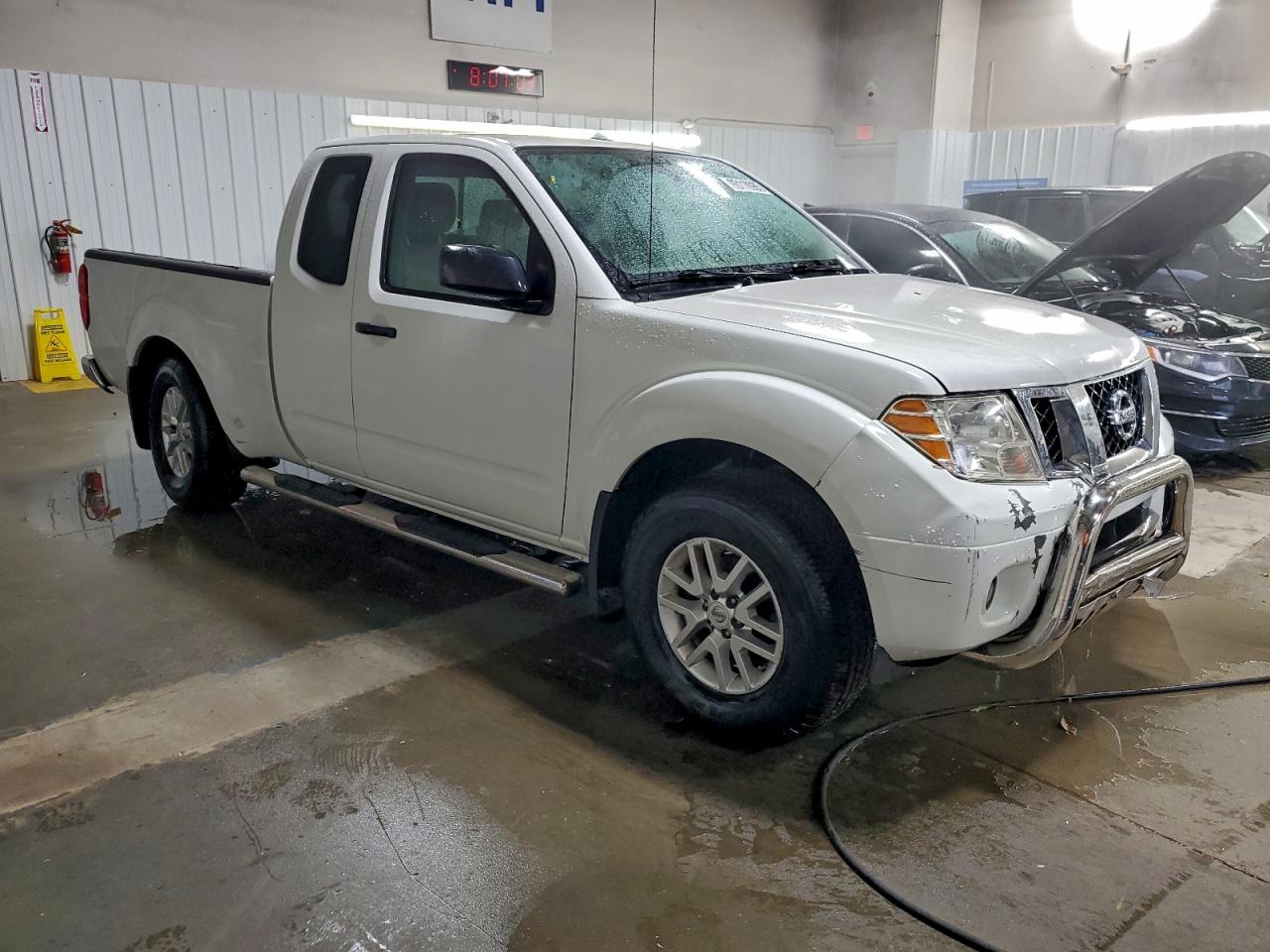 NISSAN FRONTIER SV