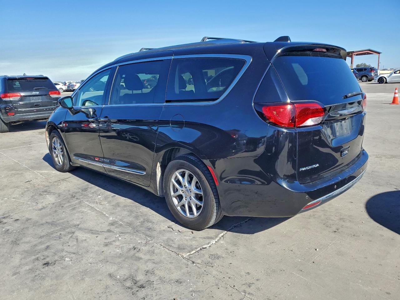 CHRYSLER PACIFICA TOURING L