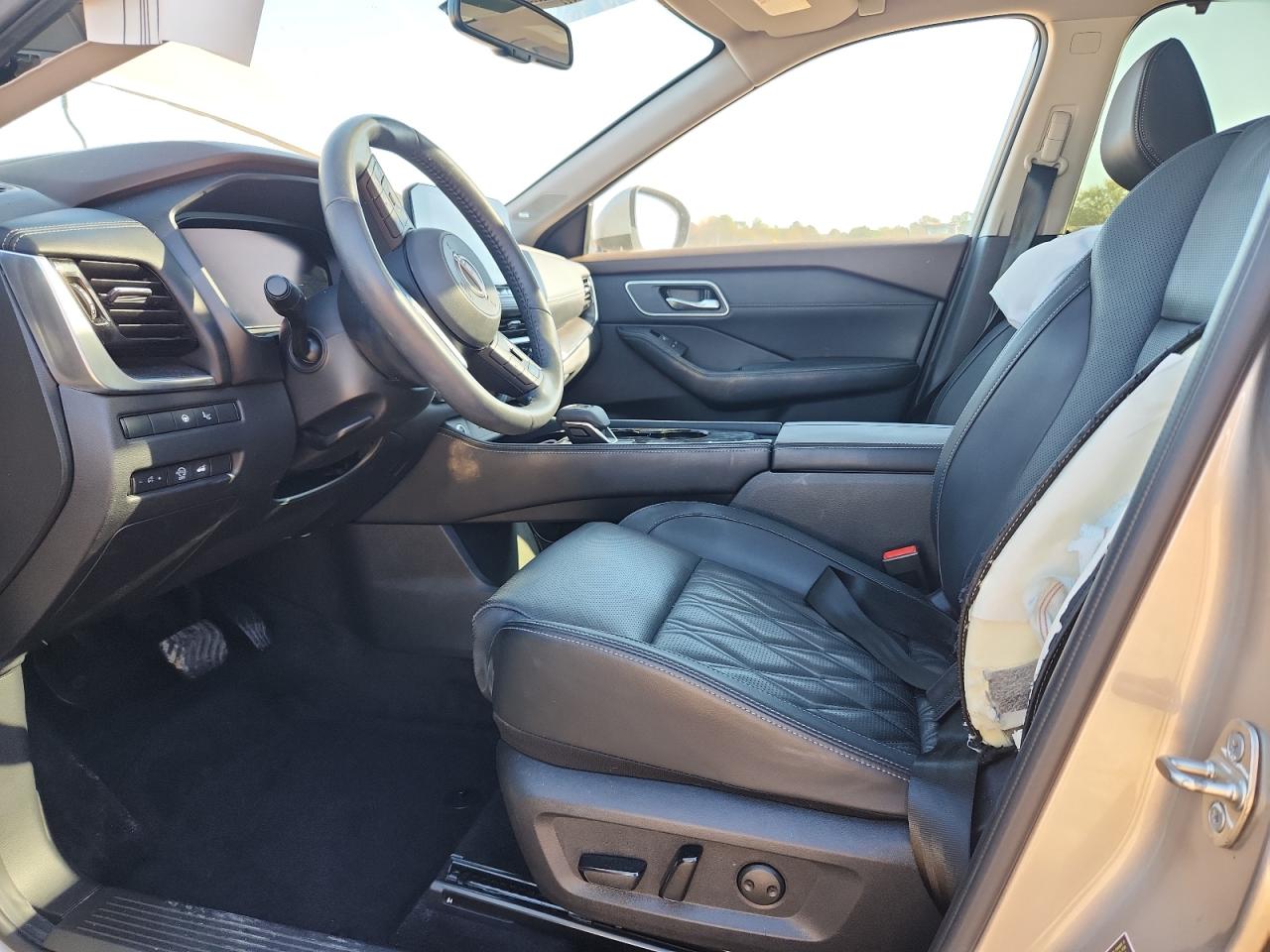 NISSAN ROGUE PLATINUM