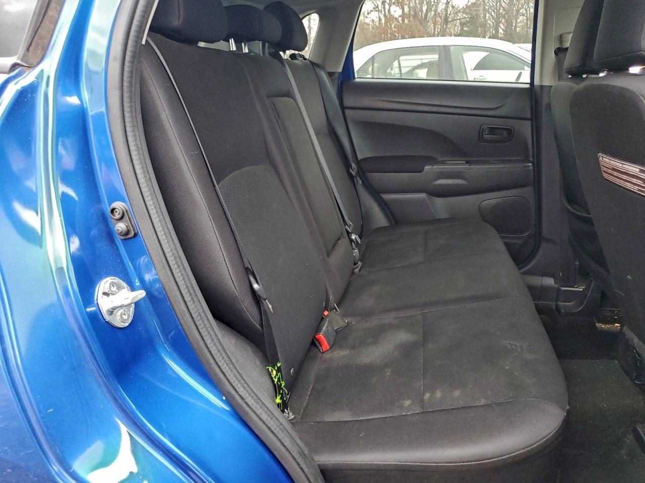 MITSUBISHI OUTLANDER ES