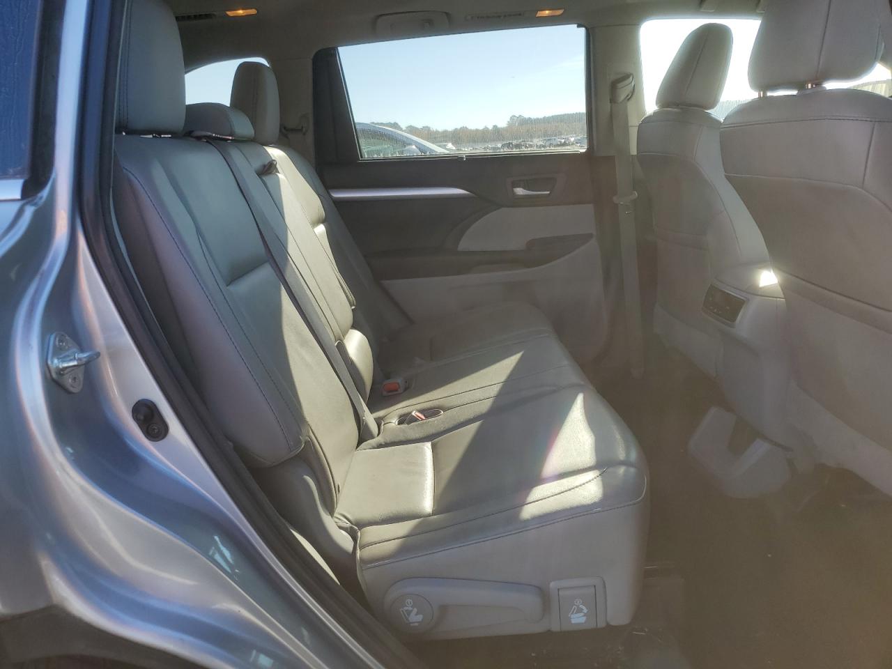 TOYOTA HIGHLANDER XLE