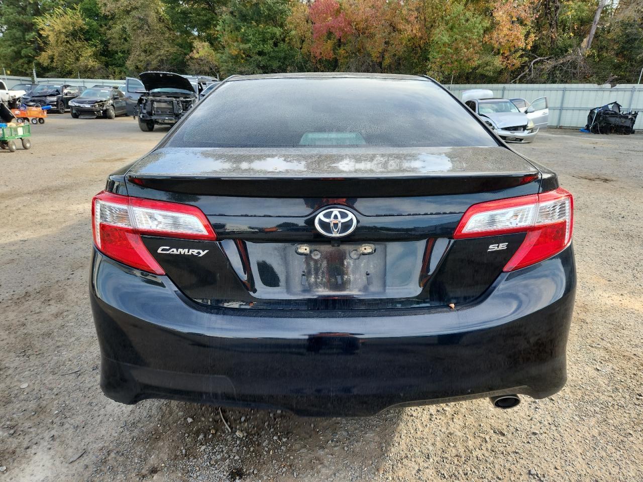 TOYOTA CAMRY BASE