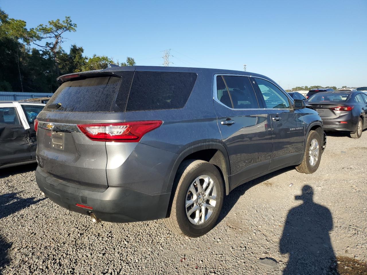 CHEVROLET TRAVERSE LS