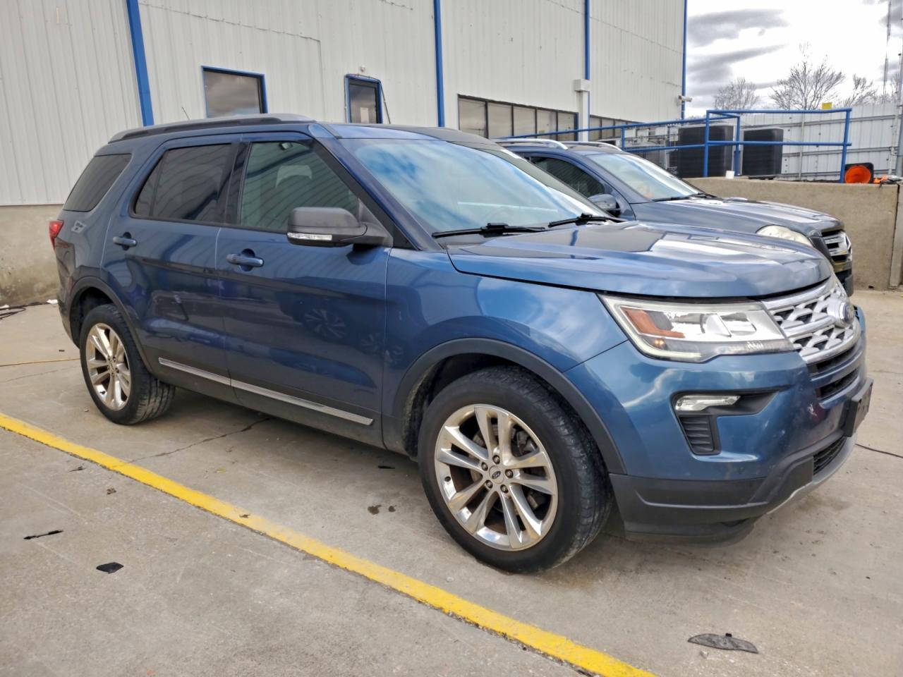 FORD EXPLORER XLT