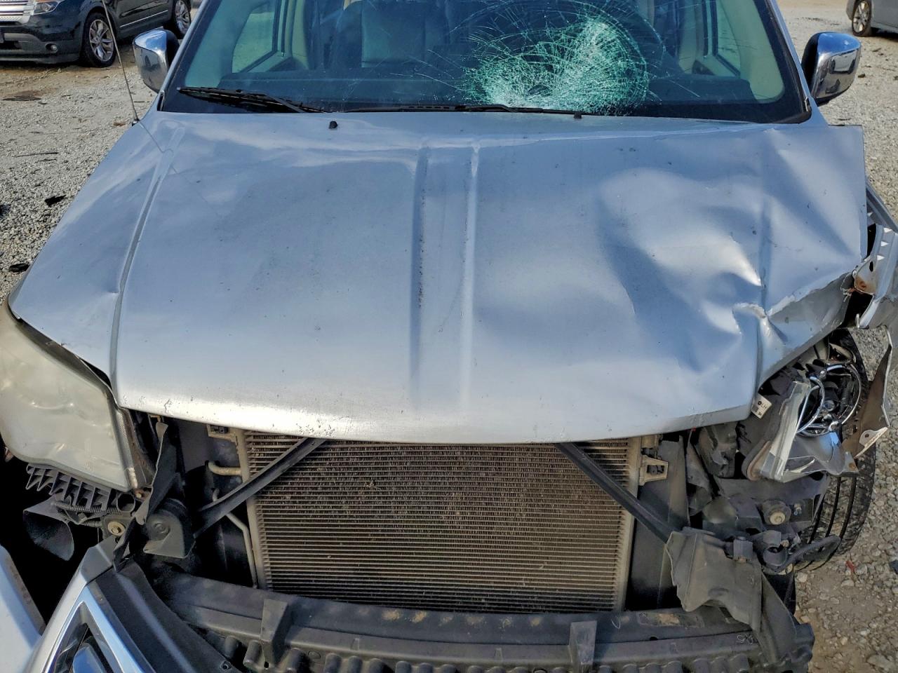 CHRYSLER TOWN & COUNTRY TOURING L