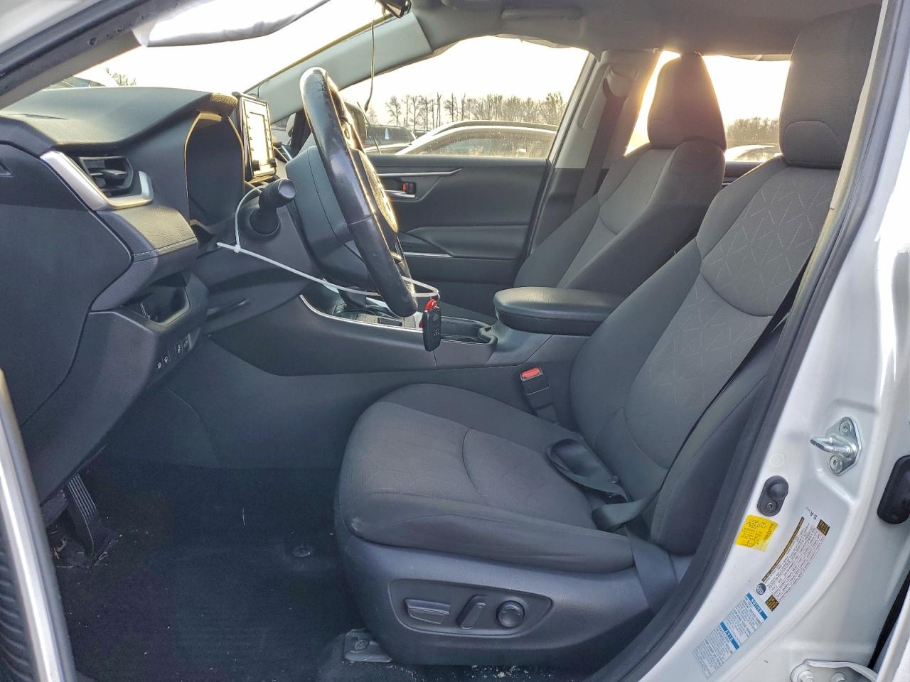 Lot #3308459302 2019 TOYOTA RAV4 XLE