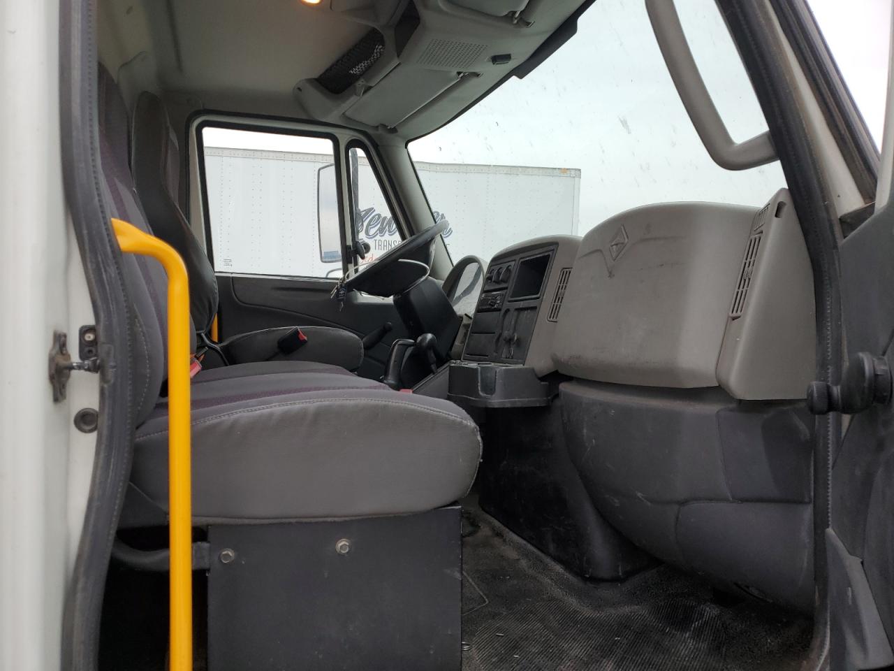 Lot #3303643936 2015 INTERNATIONAL 4300