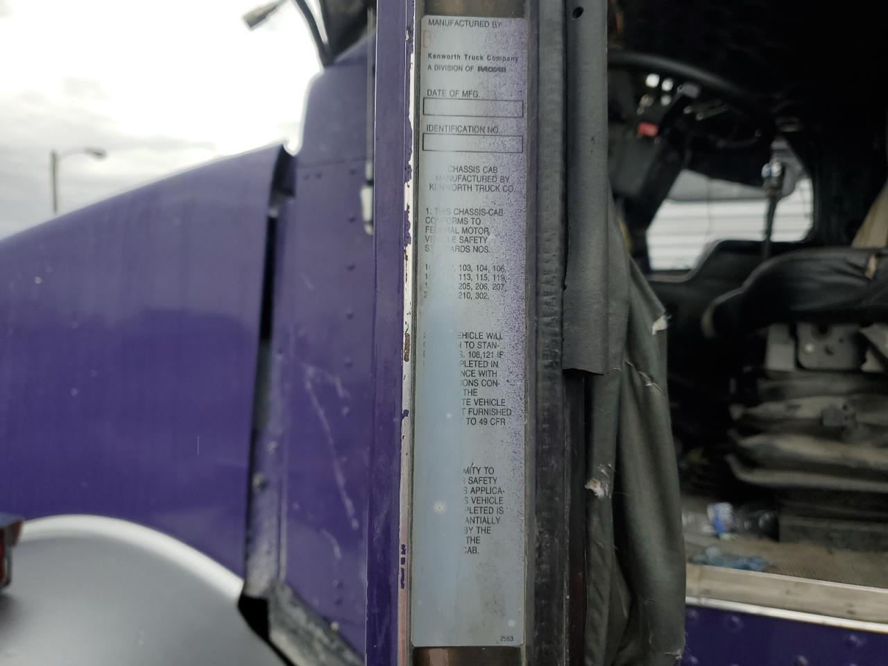 Lot #3302859938 1999 KENWORTH T800