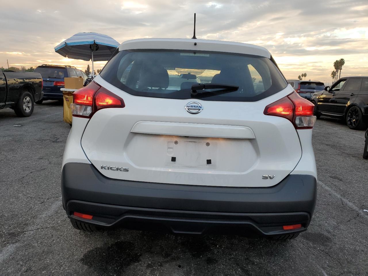 NISSAN KICKS S