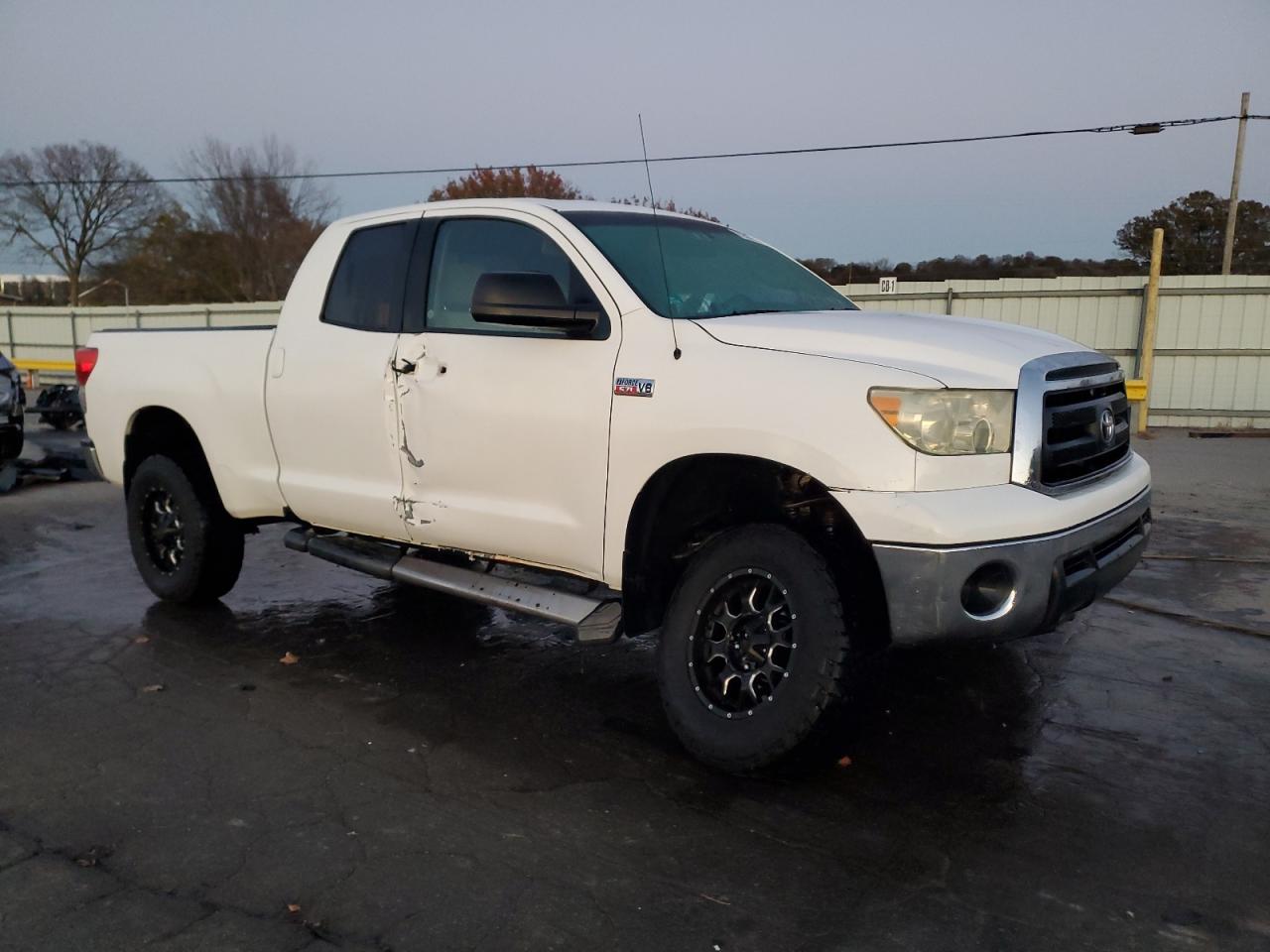 TOYOTA TUNDRA DOUBLE CAB SR5