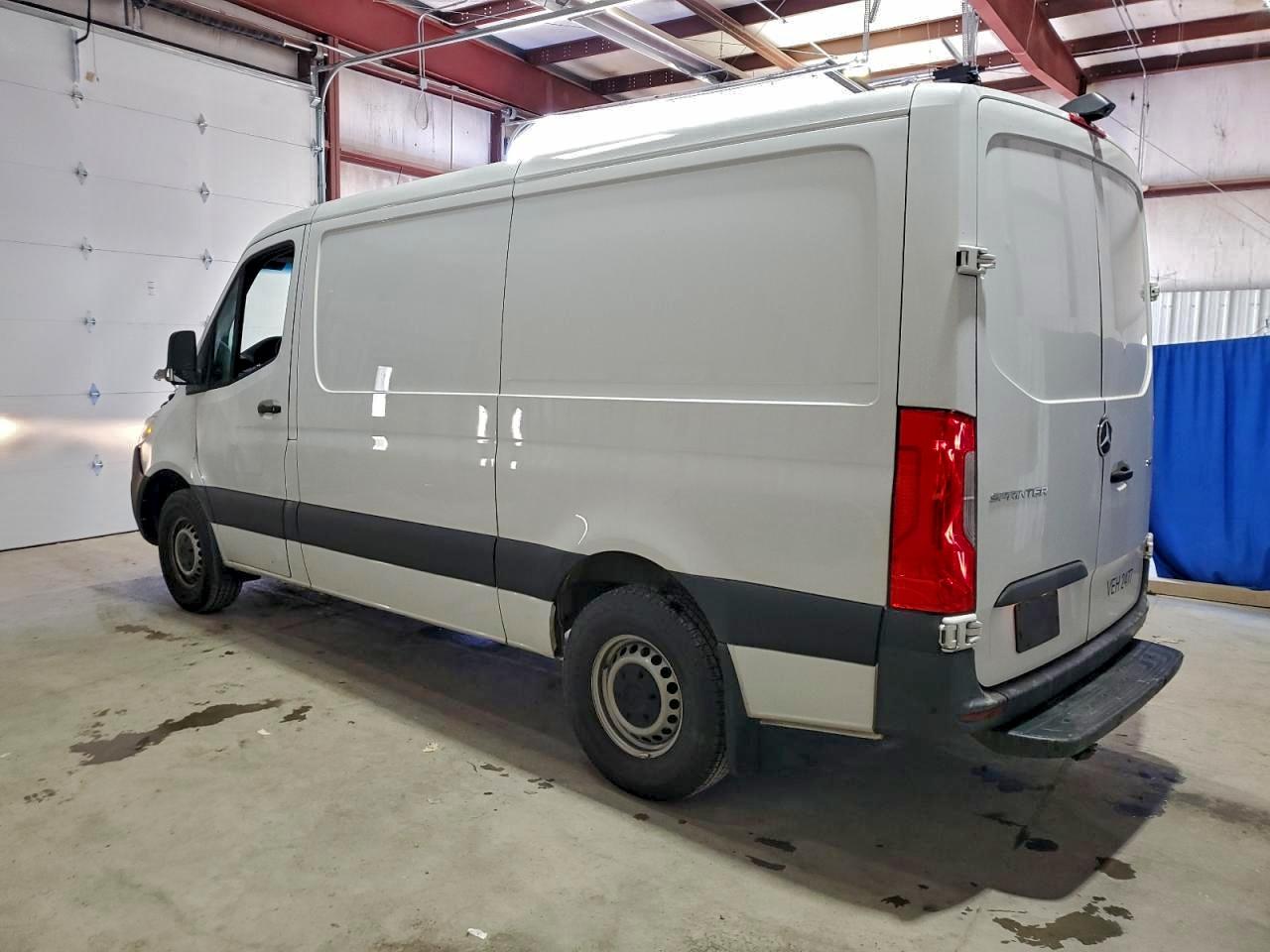 MERCEDES-BENZ SPRINTER 2500