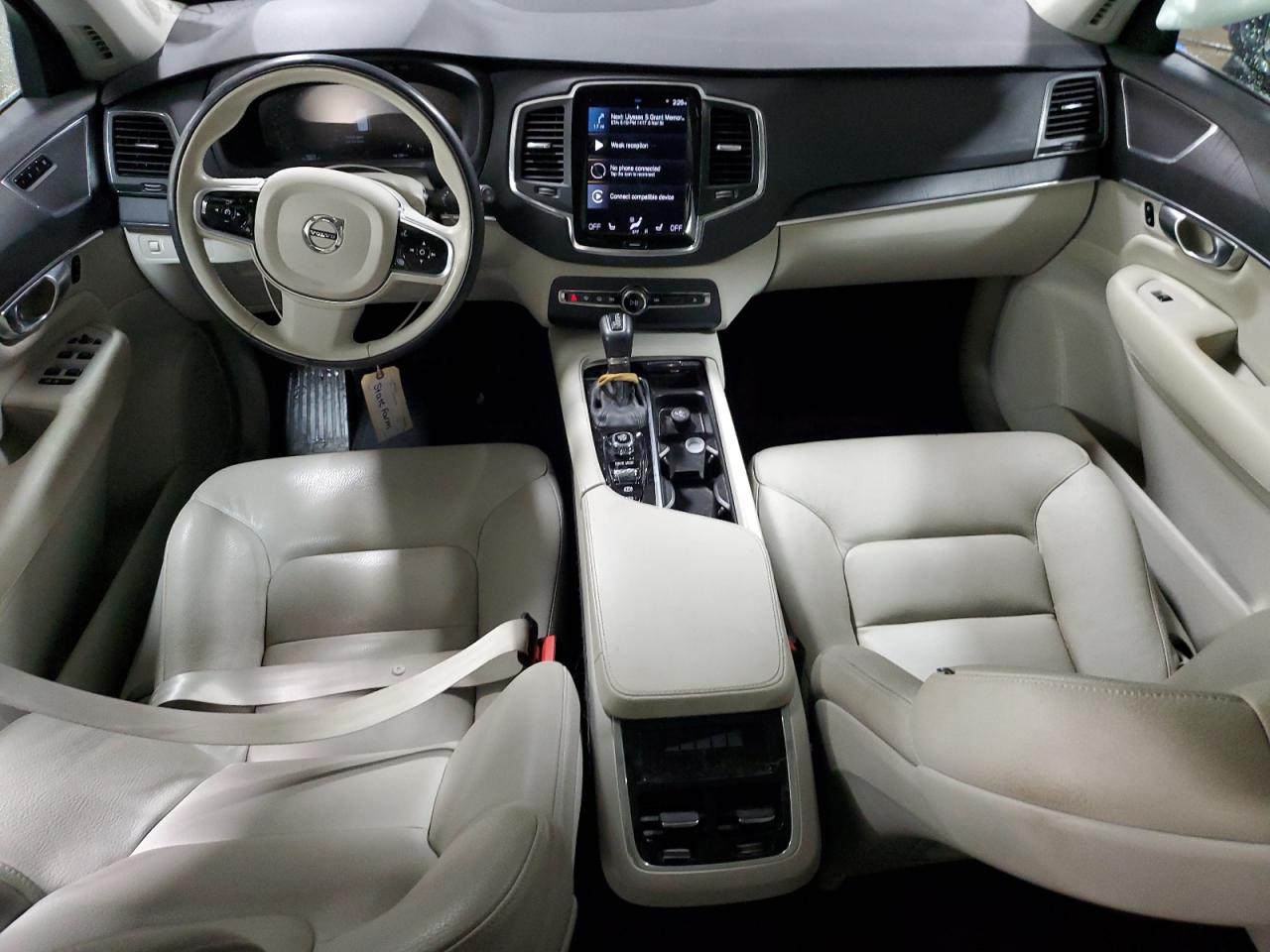 VOLVO XC90 T5 MOMENTUM