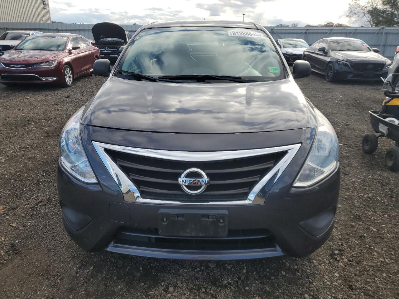NISSAN VERSA S
