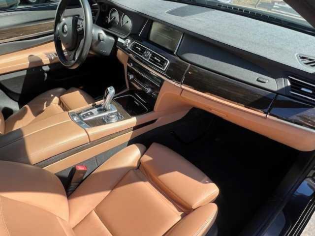 2013 BMW 750 I #3290284260
