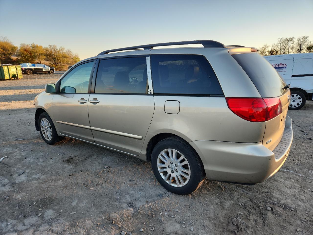 TOYOTA SIENNA XLE