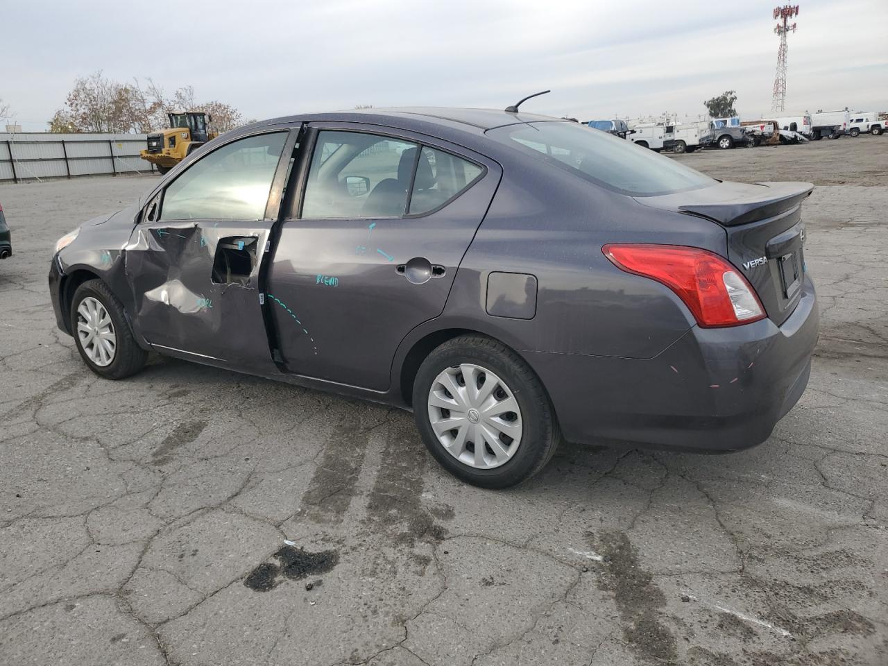 NISSAN VERSA S