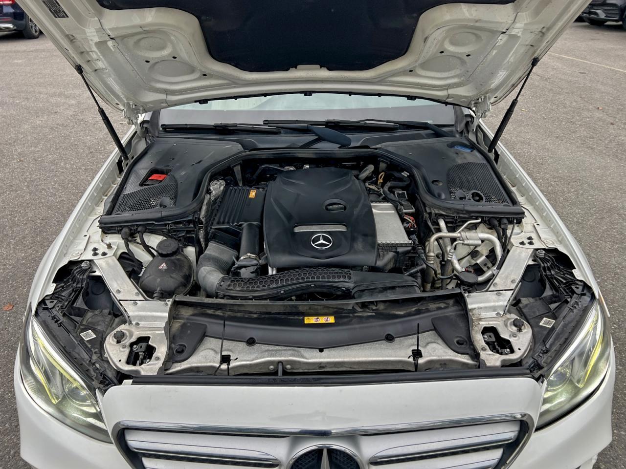 MERCEDES-BENZ E-CLASS 300