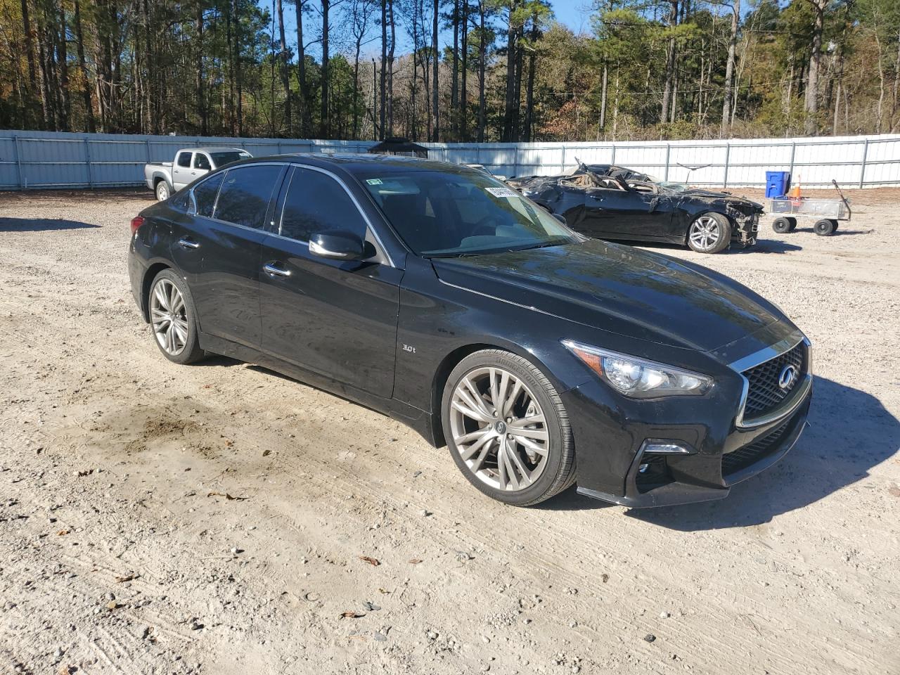 INFINITI Q50 LUXE