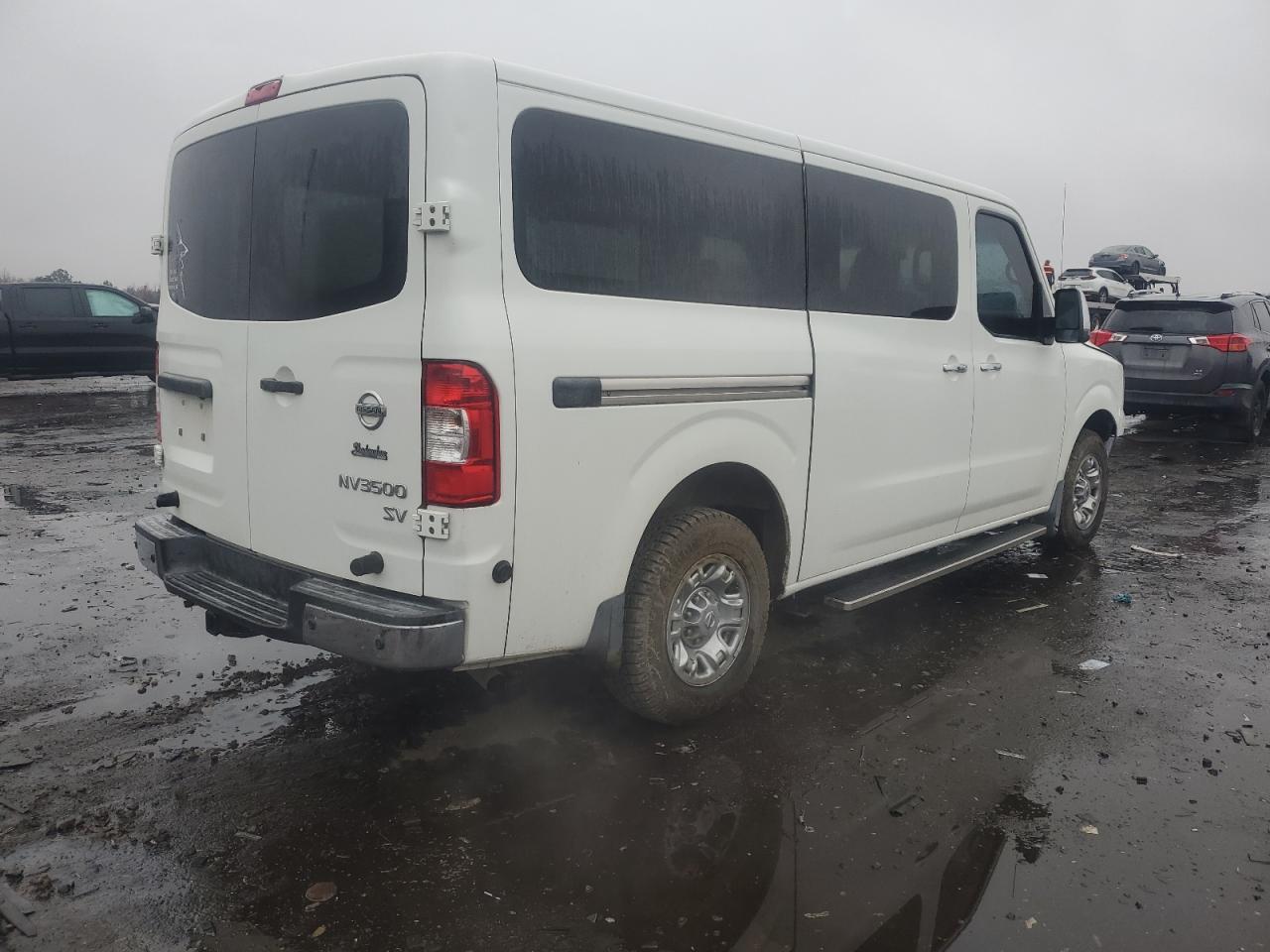 NISSAN NV3500 3500 S