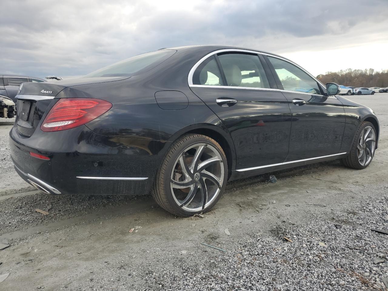 MERCEDES-BENZ E-CLASS 300 4MATIC