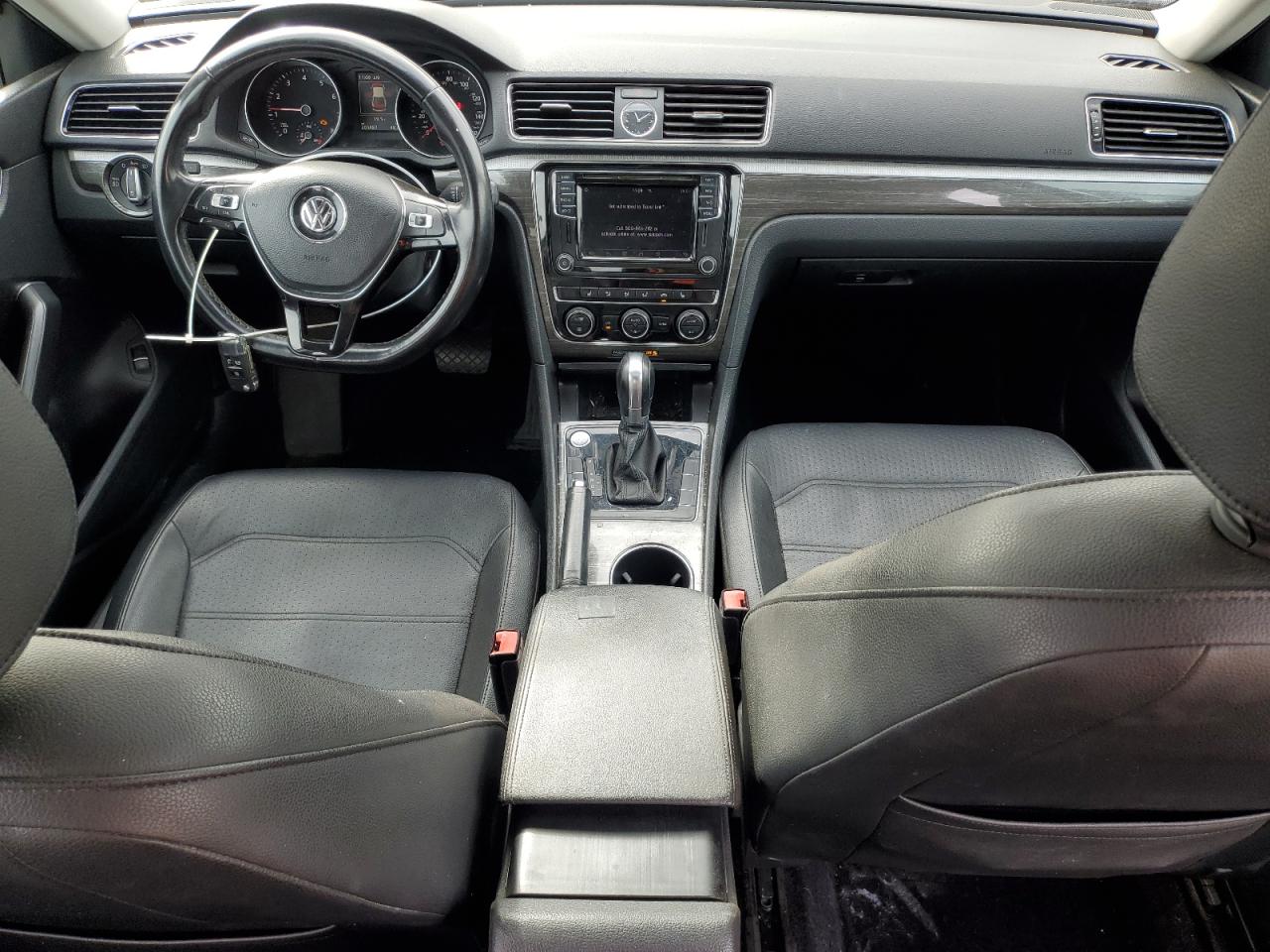 VOLKSWAGEN PASSAT SE