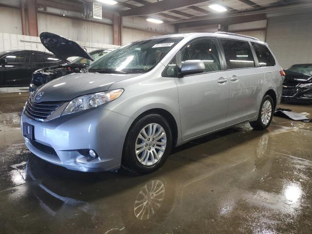 2017 TOYOTA SIENNA XLE #3293453428