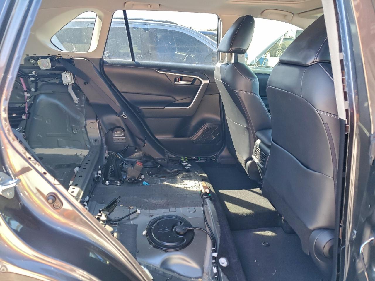 TOYOTA RAV4 XLE PREMIUM