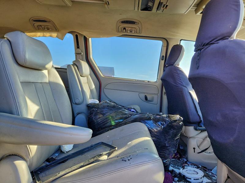 2005 CHRYSLER TOWN & COU #3302905016