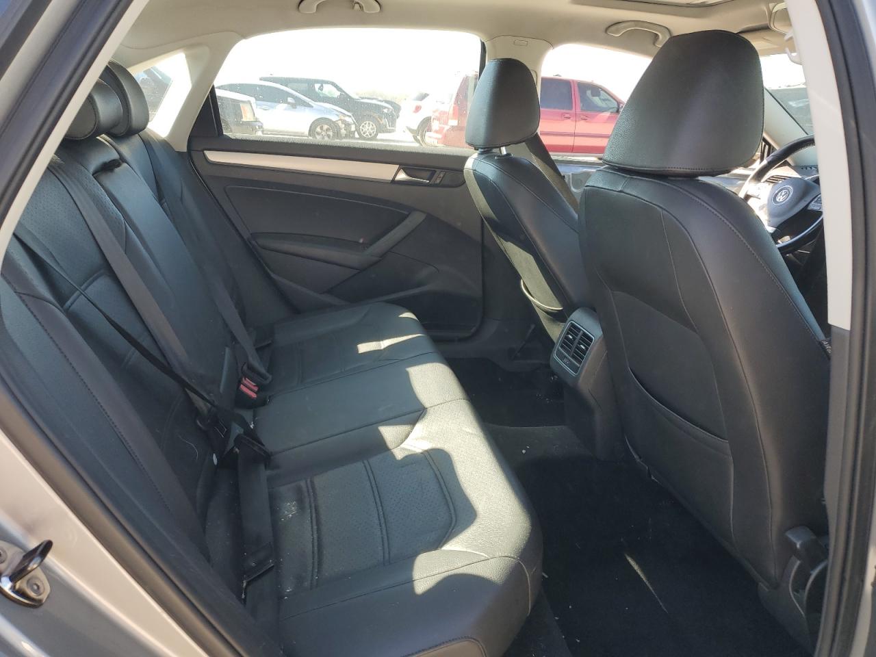 VOLKSWAGEN PASSAT SE