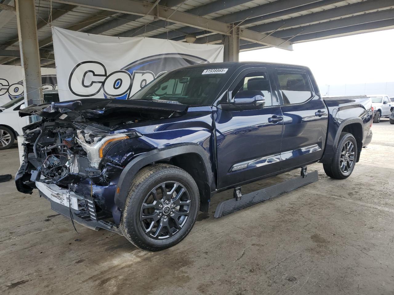 TOYOTA TUNDRA CREWMAX PLATINUM