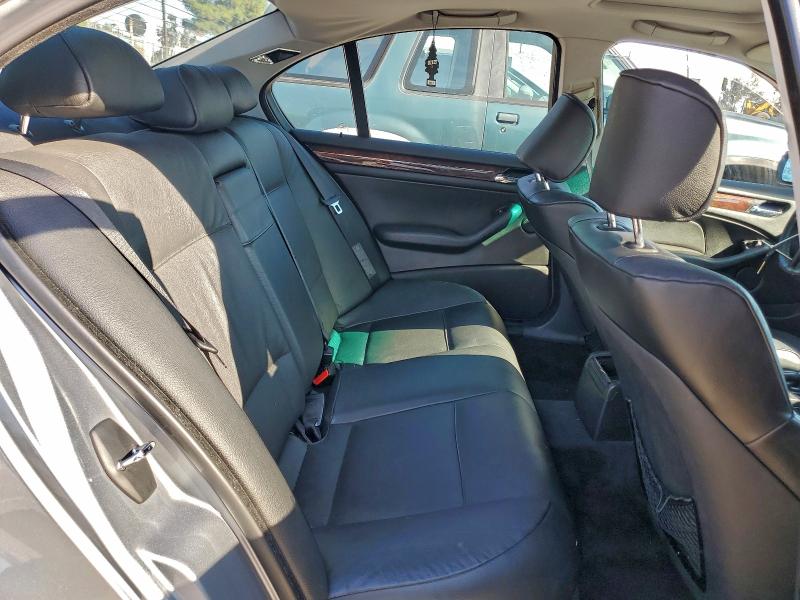 2004 BMW 325 IS SUL #3303937725