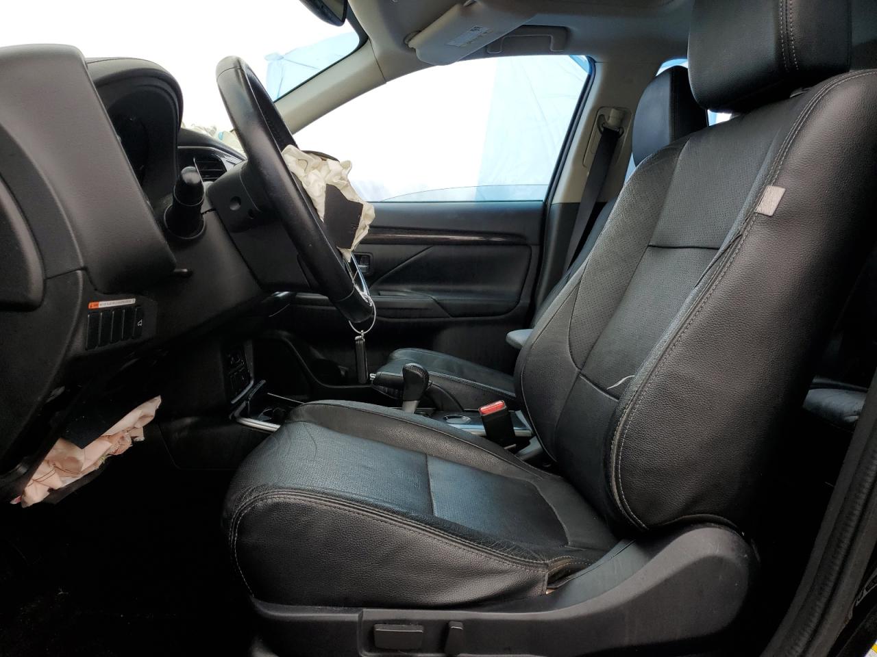 MITSUBISHI OUTLANDER SE