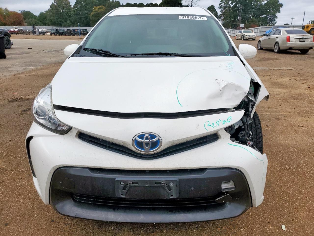 TOYOTA PRIUS V