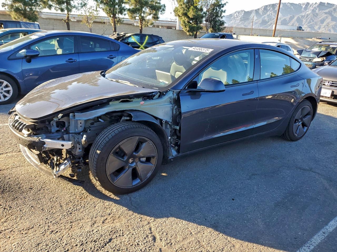 TESLA MODEL 3