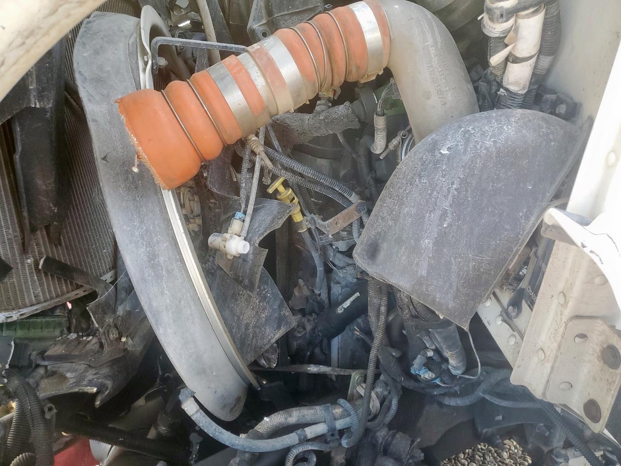 Lot #3318094399 2009 PETERBILT TRACTOR 335