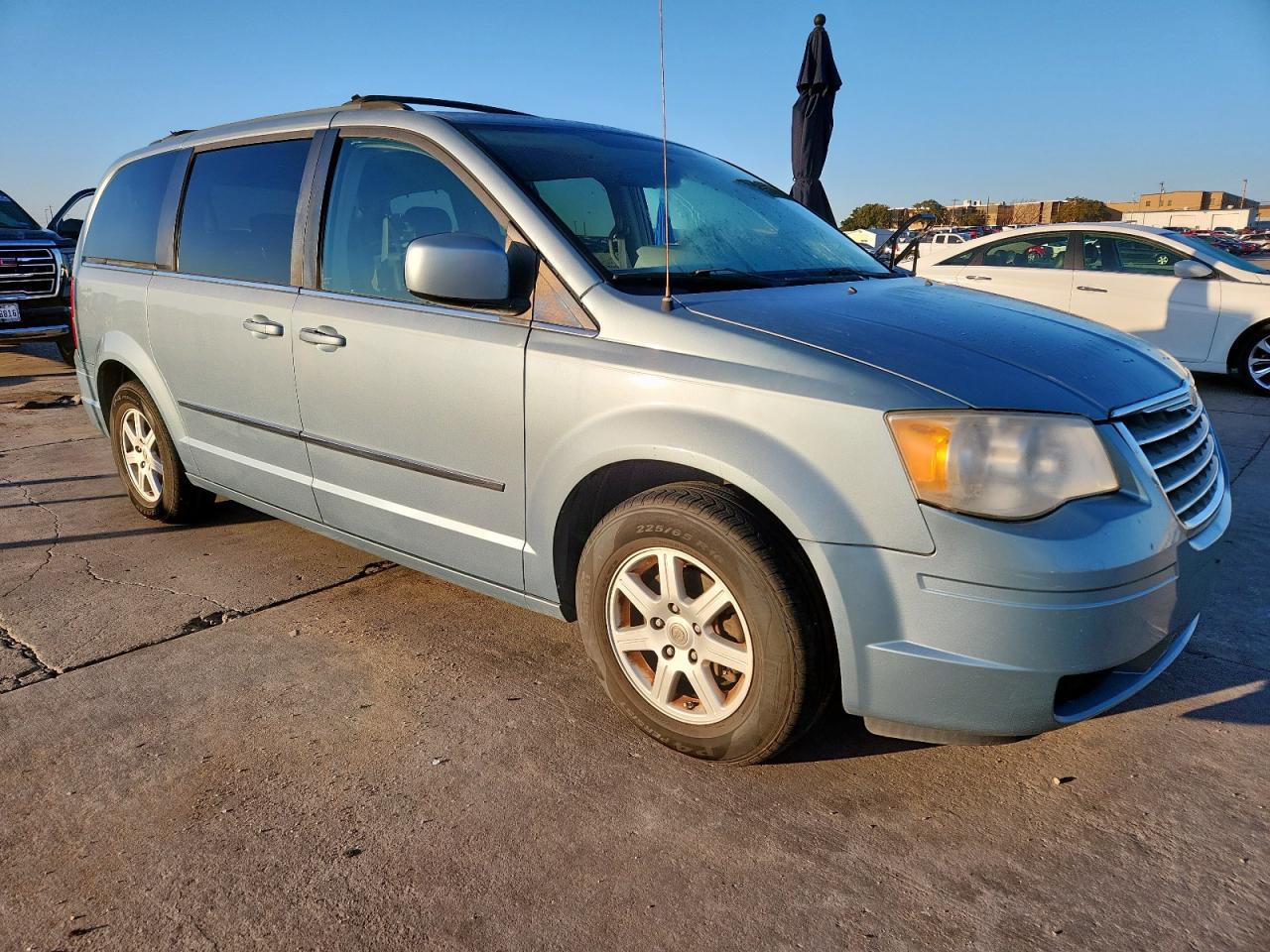 CHRYSLER TOWN & COUNTRY TOURING