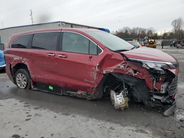 2025 TOYOTA SIENNA XLE #3294495534