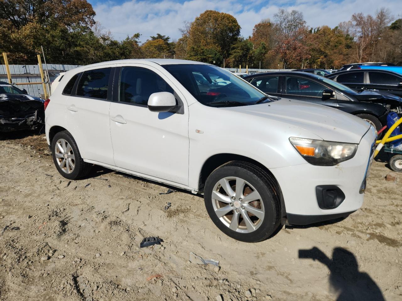 MITSUBISHI OUTLANDER ES